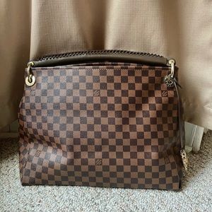 ✨ Louis Vuitton Artsy MM Bag ✨